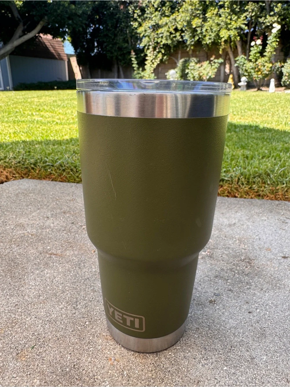 YETI Rambler 30 oz Tumbler - Discontinued Olive Green w/ Lid